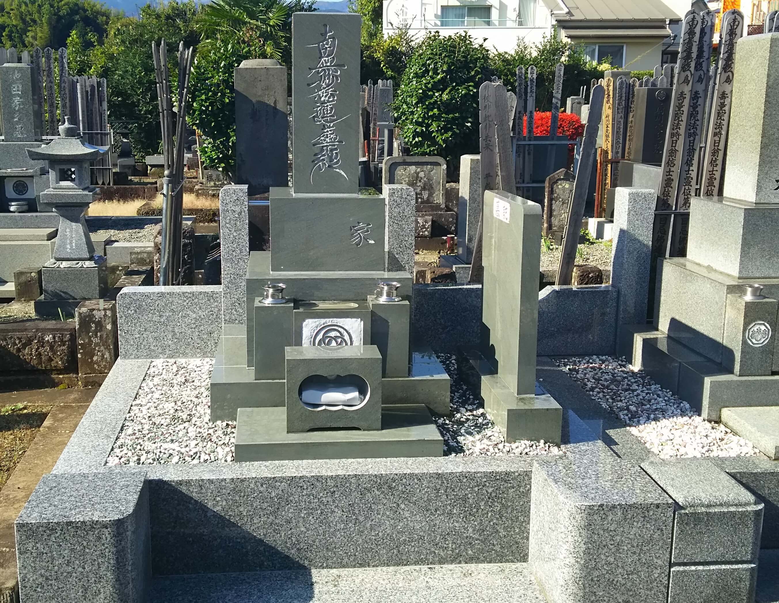 本小松石のお墓 代表的な形