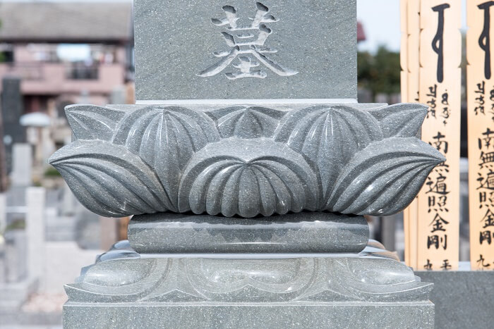 建立例：3083 1尺3寸 上下蓮華付高級型和型墓石（栃木県鹿沼市 